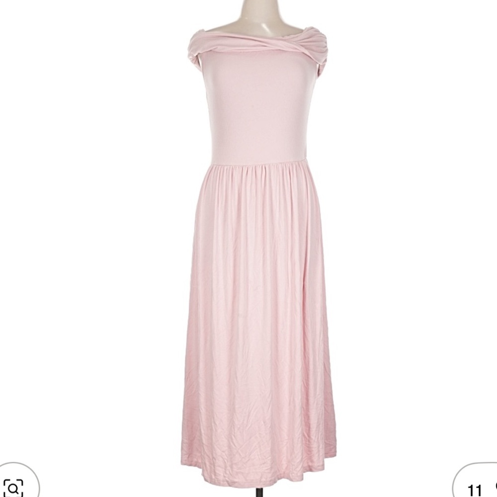 Chic Off-Shoulder Blush Midi Dress